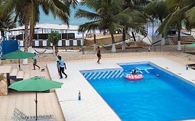 Ellisa Hospitality And Spa Accra Exterior photo