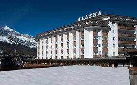 Hotel Alaska Cortina Cortina dʼAmpezzo Exterior photo