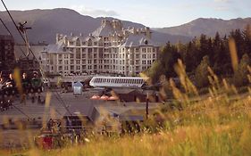 Pan Pacific Whistler Mountainside Hotell Exterior photo