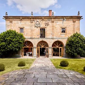 Helguera Palacio Boutique & Antique Santander Exterior photo