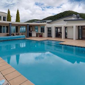 Poolside Retreat - Picton Holiday House Waikawa Exterior photo
