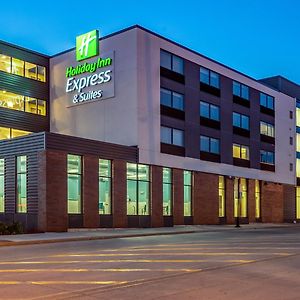 Holiday Inn Express & Suites Platteville, An Ihg Hotel Exterior photo