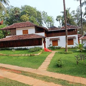 Kalappura Farm House Heritage Ottappālam Exterior photo