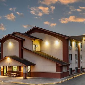Super 8 By Wyndham Waynesburg - Recently Renovated! Hotell Exterior photo