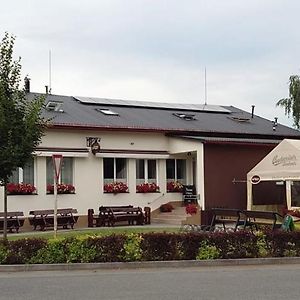 Na Rybnicku Bohutin Hotell Exterior photo