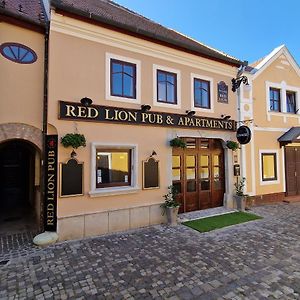 Red Lion Pub & Apartments Szentendre Exterior photo