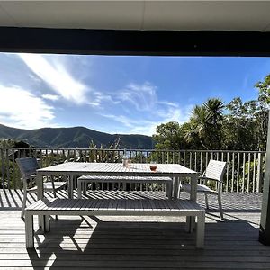 Waikawa Bay Bach With Spectacular Views Villa Exterior photo