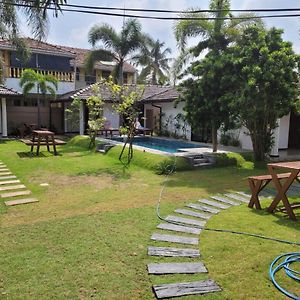 The Barns Villas And Restaurant Negombo Exterior photo