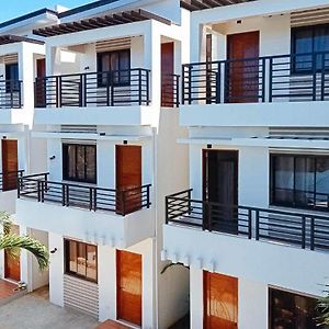 Reddoorz @ Lm Apartelle Boracay Hotell Boracay Island Exterior photo