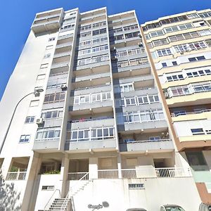 Wonderful Shared Apartment In Alfornelos - Near Metro! Lisboa Exterior photo