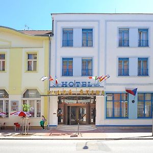 Hotel Zlata Stika Pardubice Exterior photo