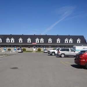 Motel Grande Ile Salaberry-de-Valleyfield Exterior photo