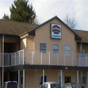 Country Hearth Inn Suites Delmar Exterior photo