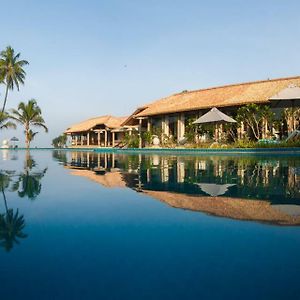 Wattura Resort & Spa Negombo Exterior photo