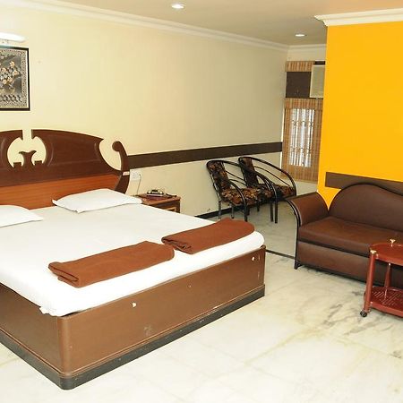 Hotel Sriji Residency Chennai Exteriör bild