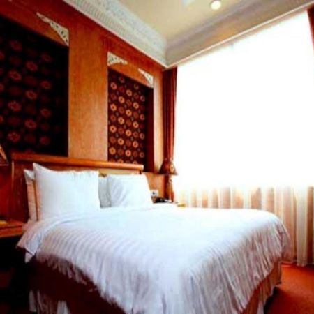 Amos Cozy Hotel Jakarta Exteriör bild
