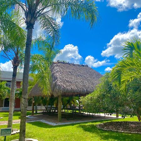 Garden Inn Homestead/Everglades/Gateway To Keys Exteriör bild