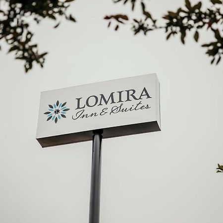 Lomira Inn And Suites Exteriör bild