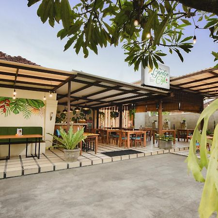 Bali Breezz Hotel Jimbaran Exteriör bild