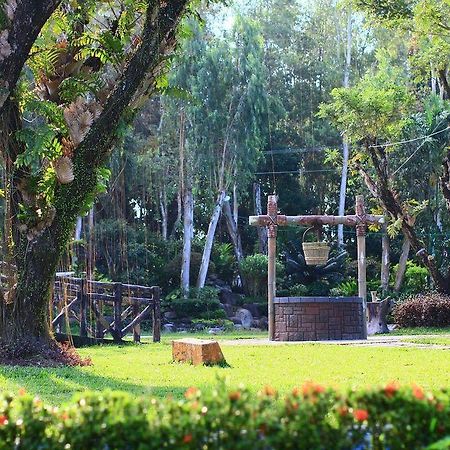 The Forest Park Resort Bacolod Exteriör bild