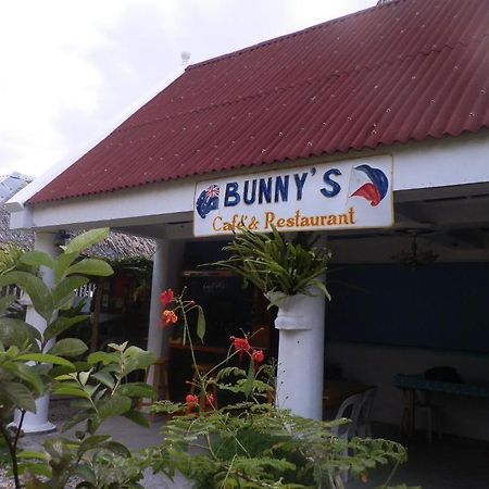 Bunny'S Beach Resort Hamtic Exteriör bild