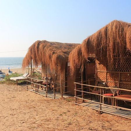 Huts On Arambol Beach Exteriör bild