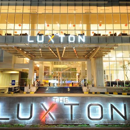 The Luxton Bandung Hotell Exteriör bild