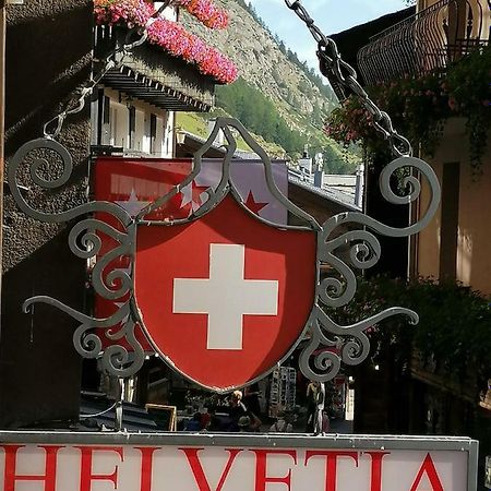 Petit Helvetia Budget Hotel Zermatt Exteriör bild