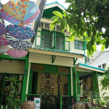 Baan Tepa Boutique House Bed and Breakfast Bangkok Exteriör bild