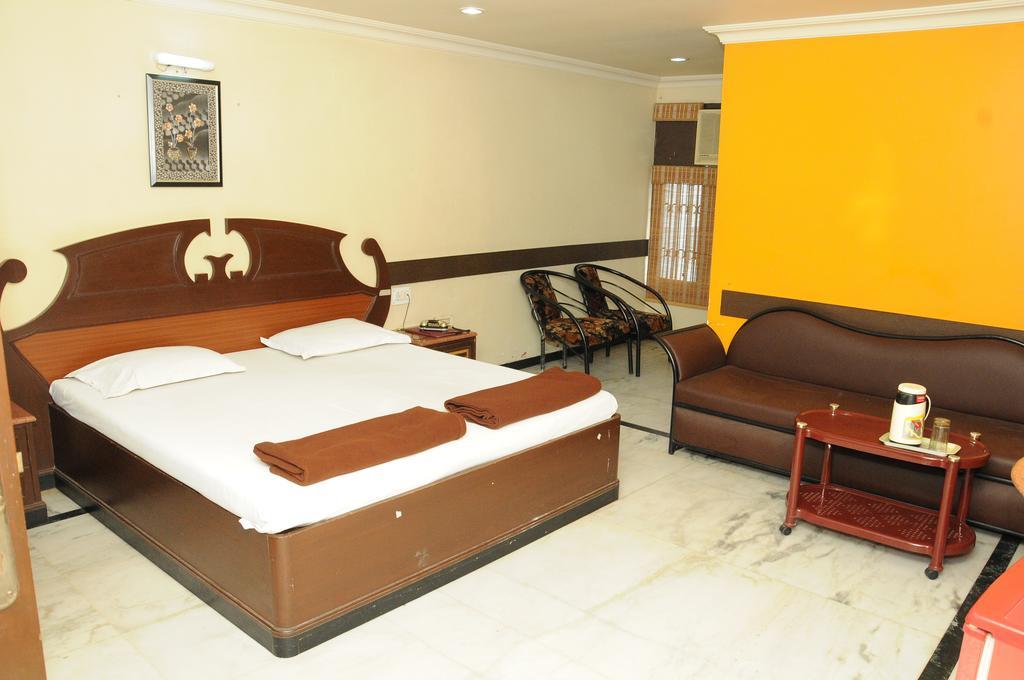 Hotel Sriji Residency Chennai Exteriör bild