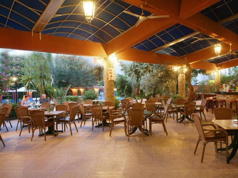 Navarria Blue Hotel Limassol Exteriör bild