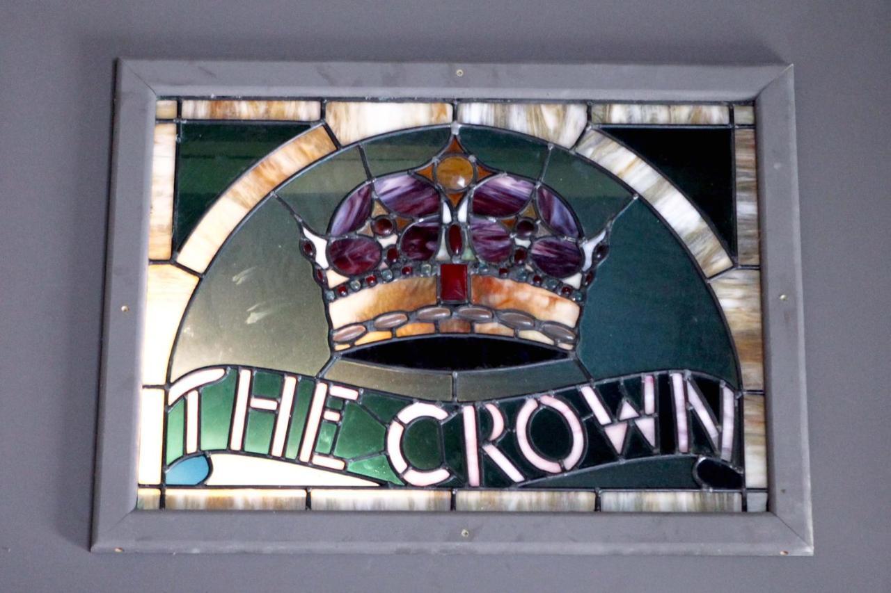The Crown At Playhatch Reading Exteriör bild
