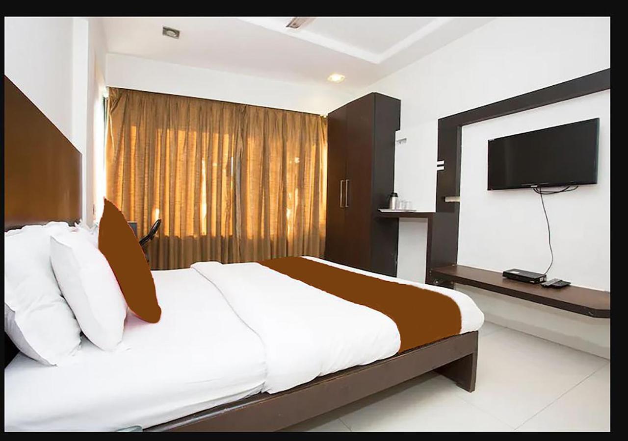 Hotel Kamran Residency-Near Us Embassy Mumbai Exteriör bild