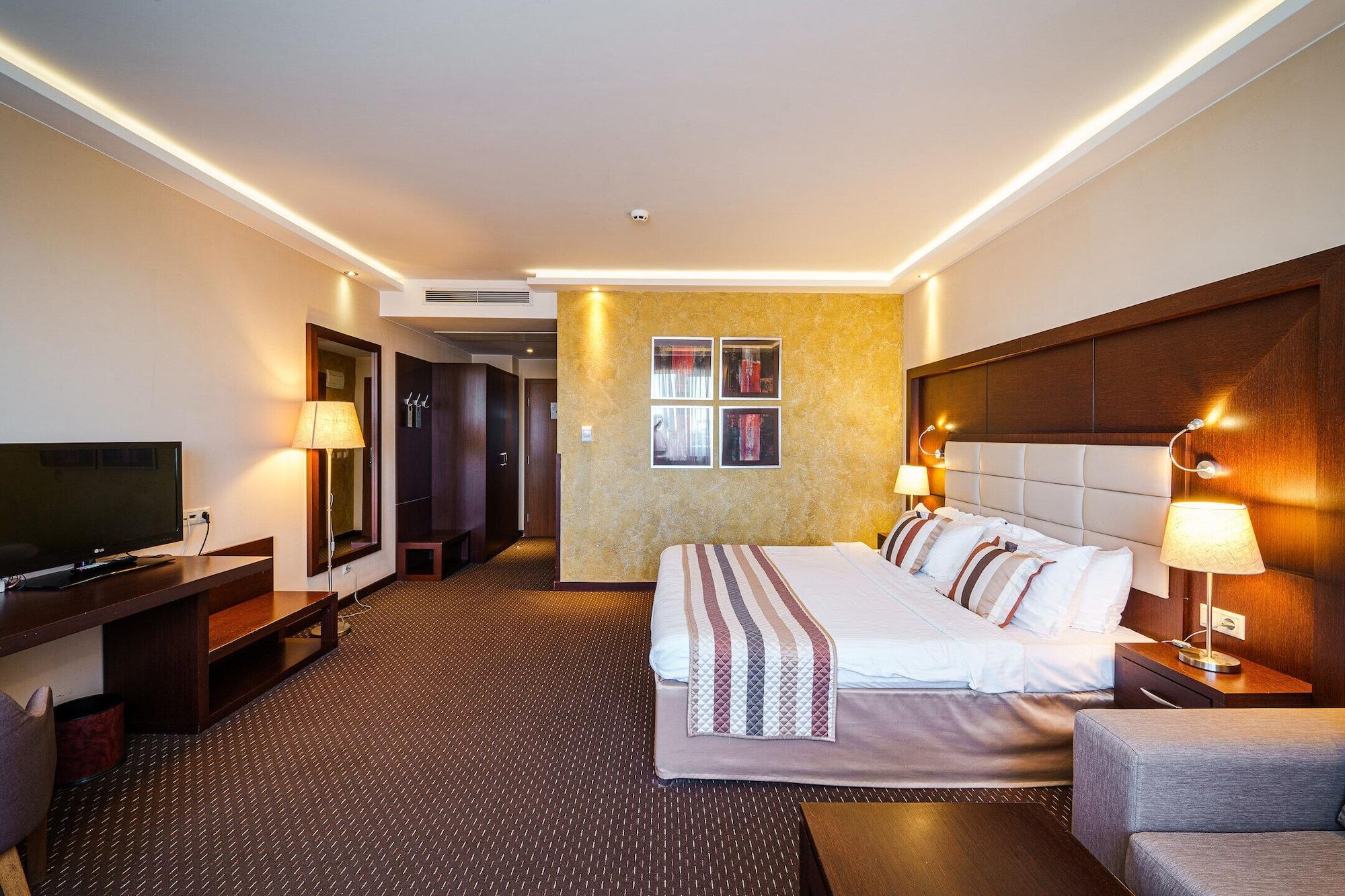 Hotel Imperial Plovdiv, A Member Of Radisson Individuals Exteriör bild