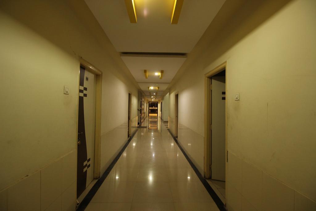 Hotel Yog Palace Newly Renovated 2023 Shirdi Exteriör bild