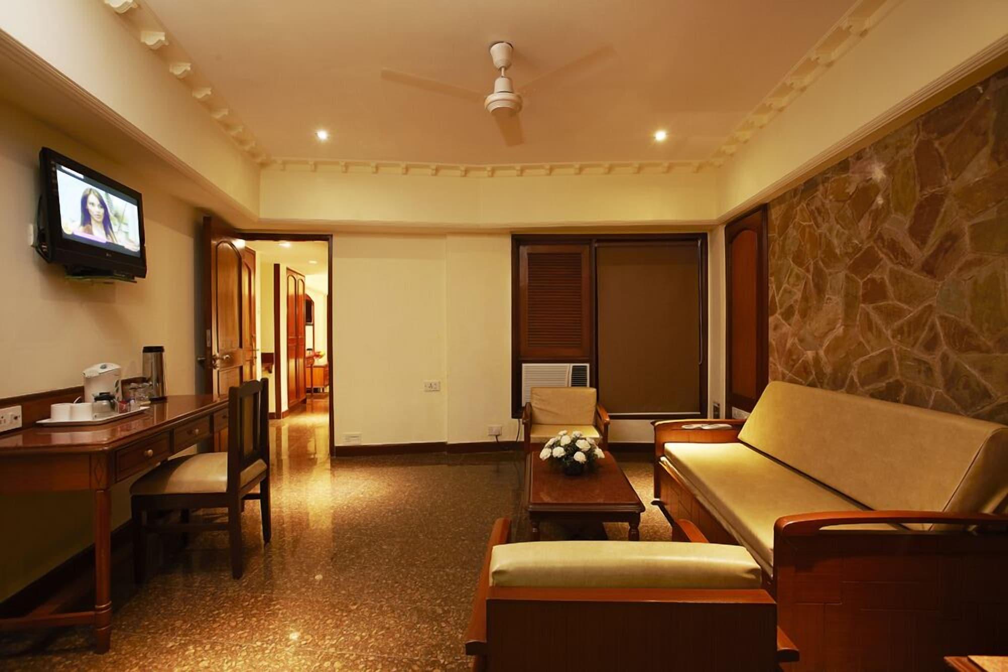 Bloom Hotel - Juhu Mumbai Exteriör bild