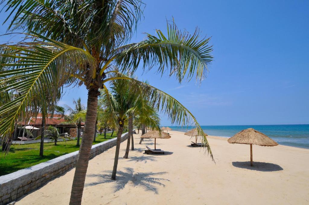 Lapochine Beach Resort Hue Exteriör bild