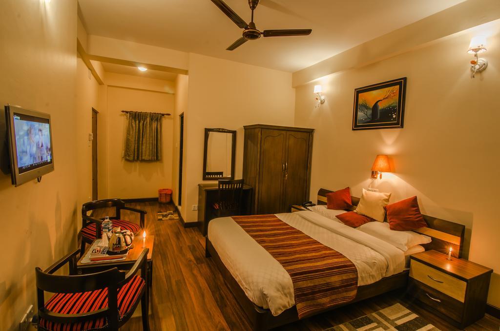 Hotel Lakefront Pokhara Rum bild