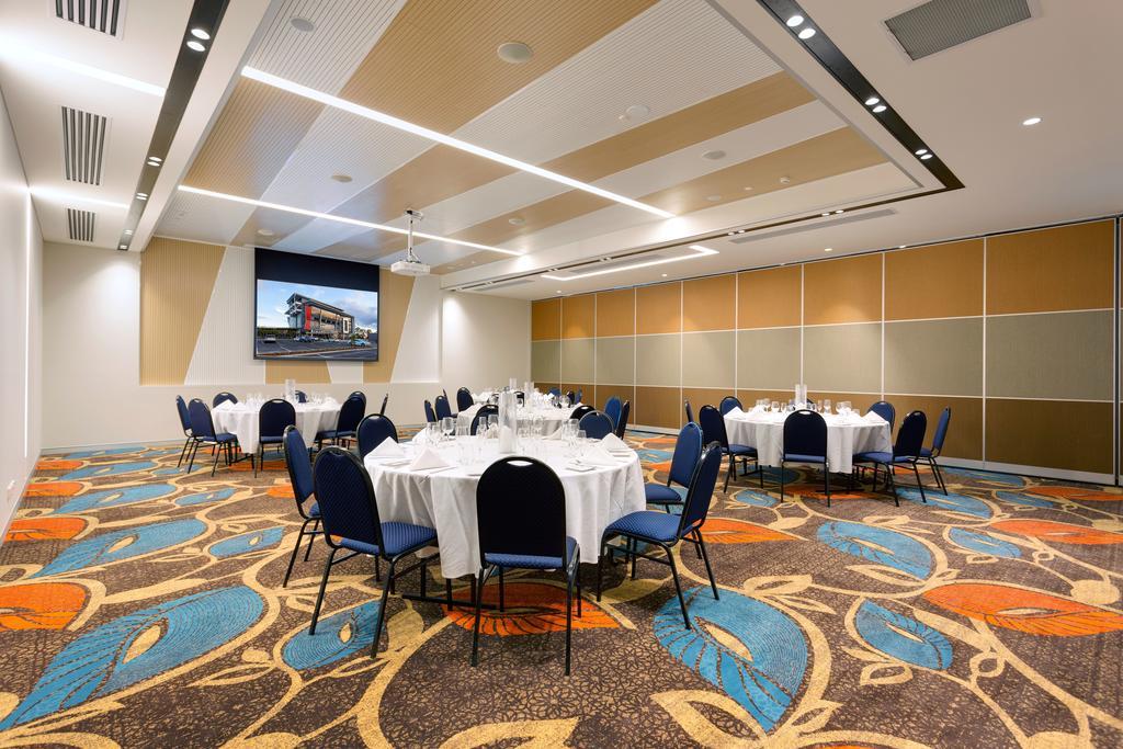 Calamvale Hotel Suites And Conference Centre Brisbane Exteriör bild