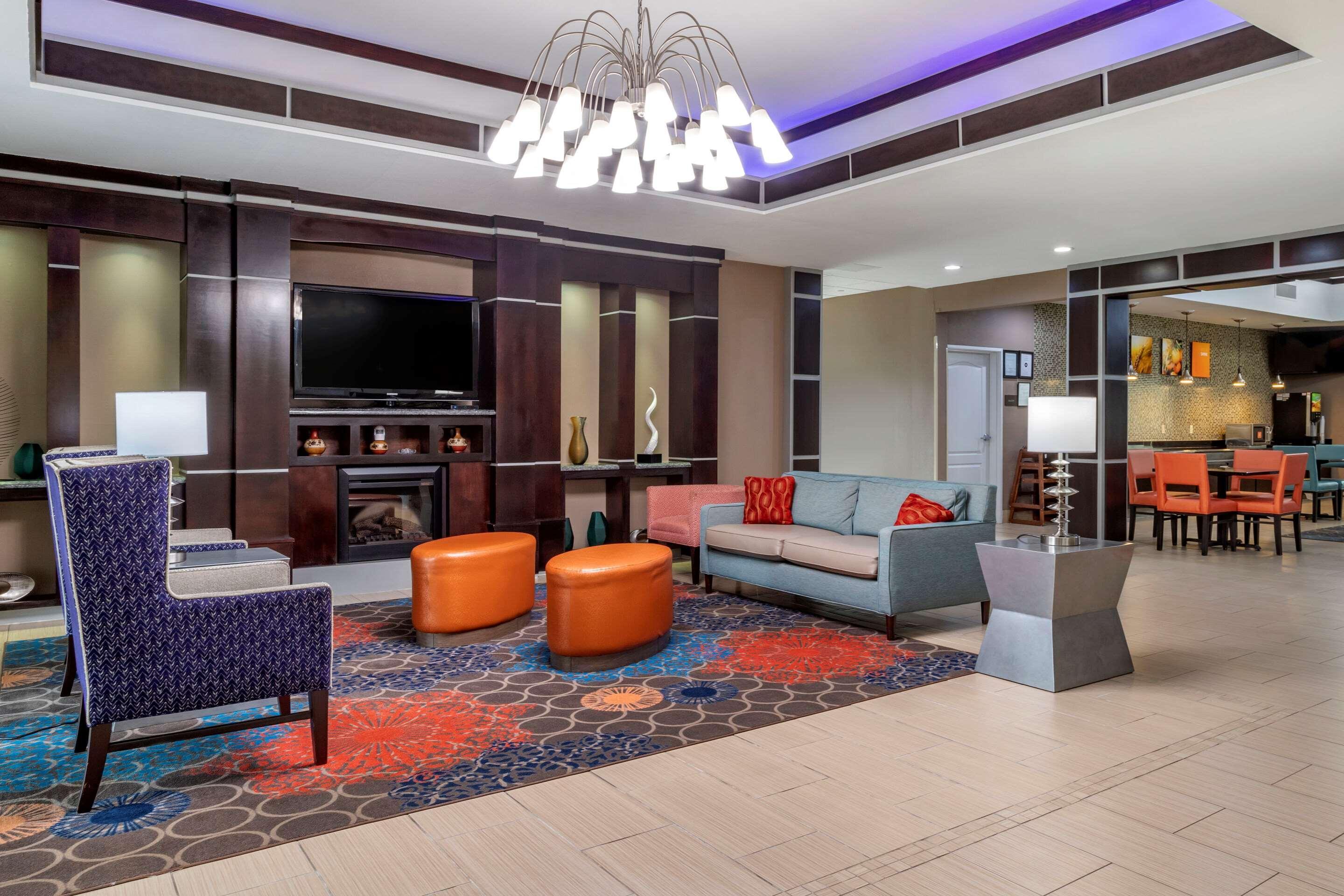 Comfort Inn & Suites Cleveland Exteriör bild
