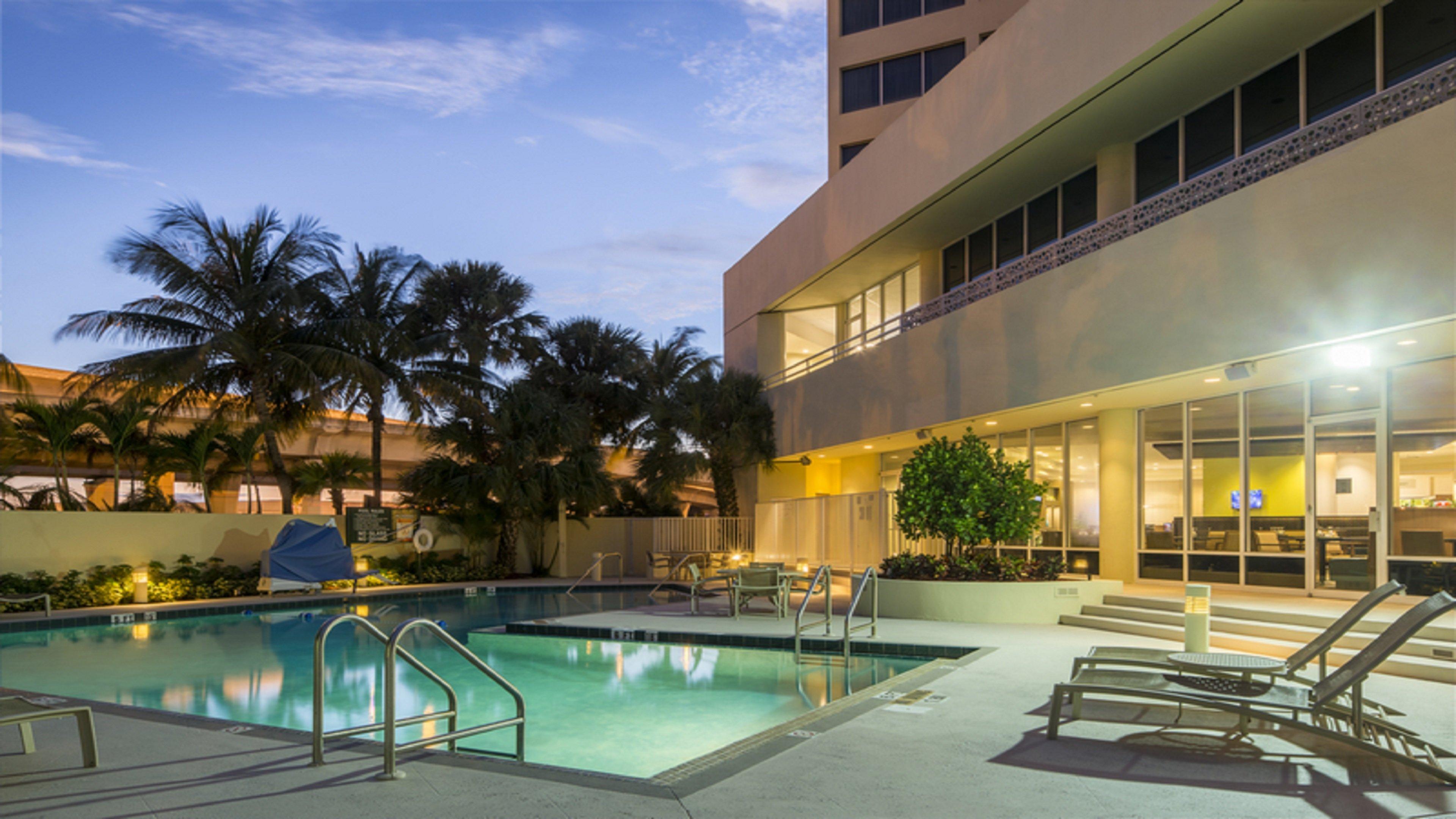 Holiday Inn Palm Beach-Airport Conf Ctr, An Ihg Hotel West Palm Beach Exteriör bild