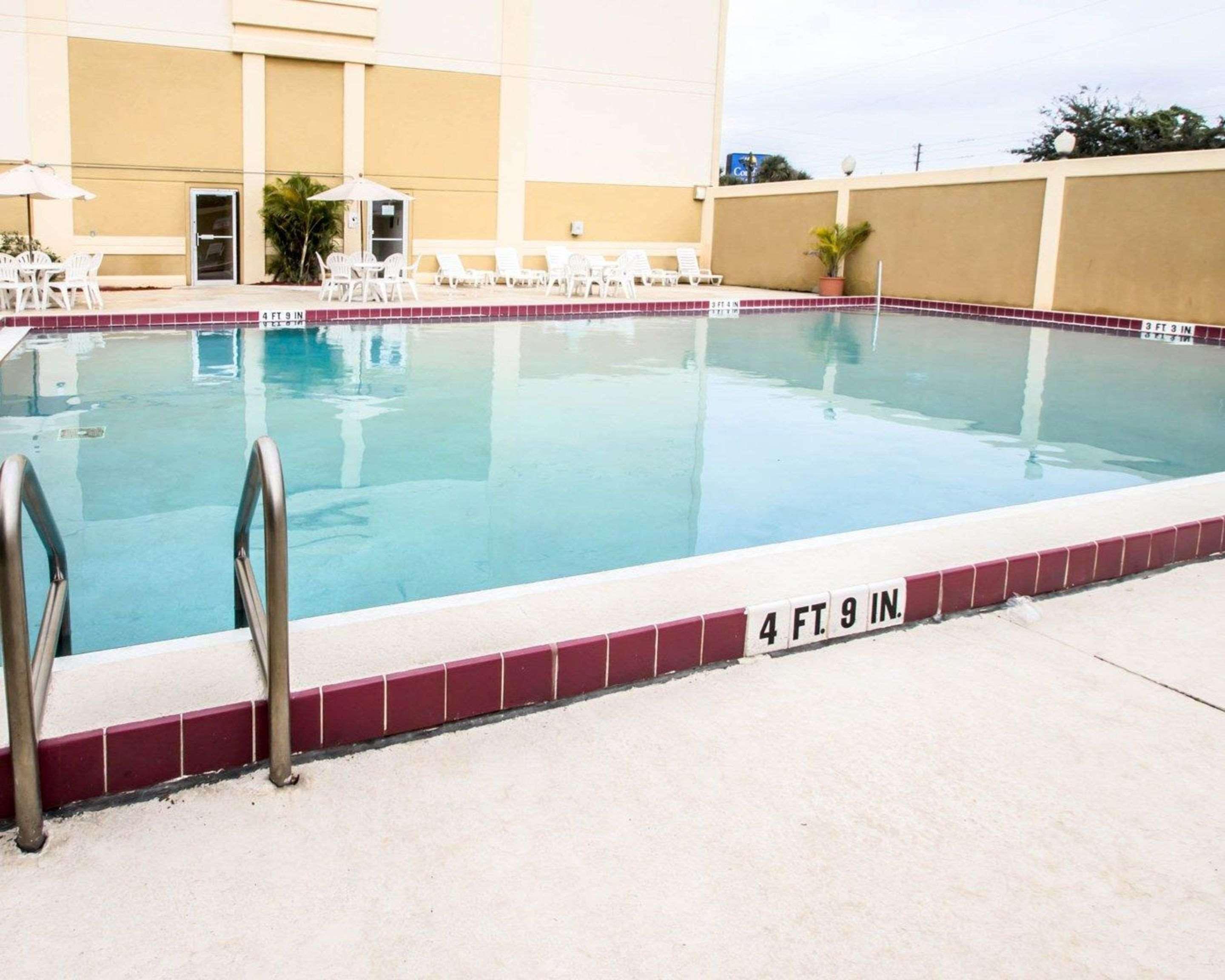 Quality Inn & Suites Winter Park Village Area Orlando Exteriör bild
