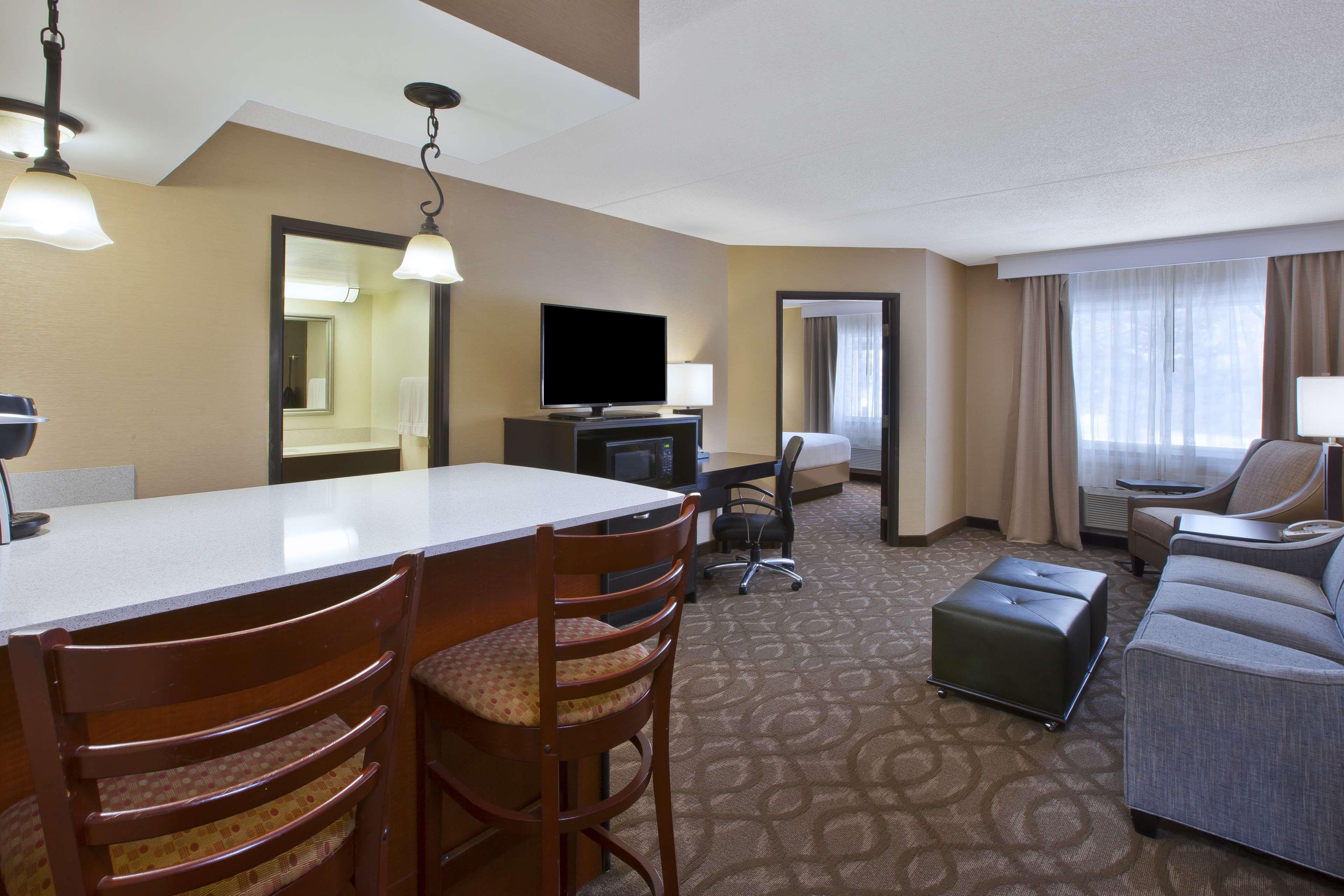 Best Western Okemos/East Lansing Hotel & Suites Exteriör bild