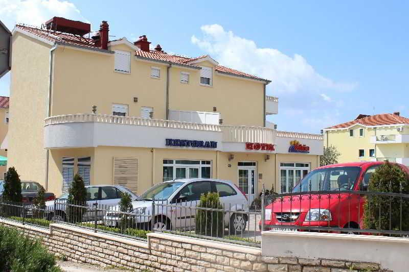 Hotel Adria Kaštela Exteriör bild