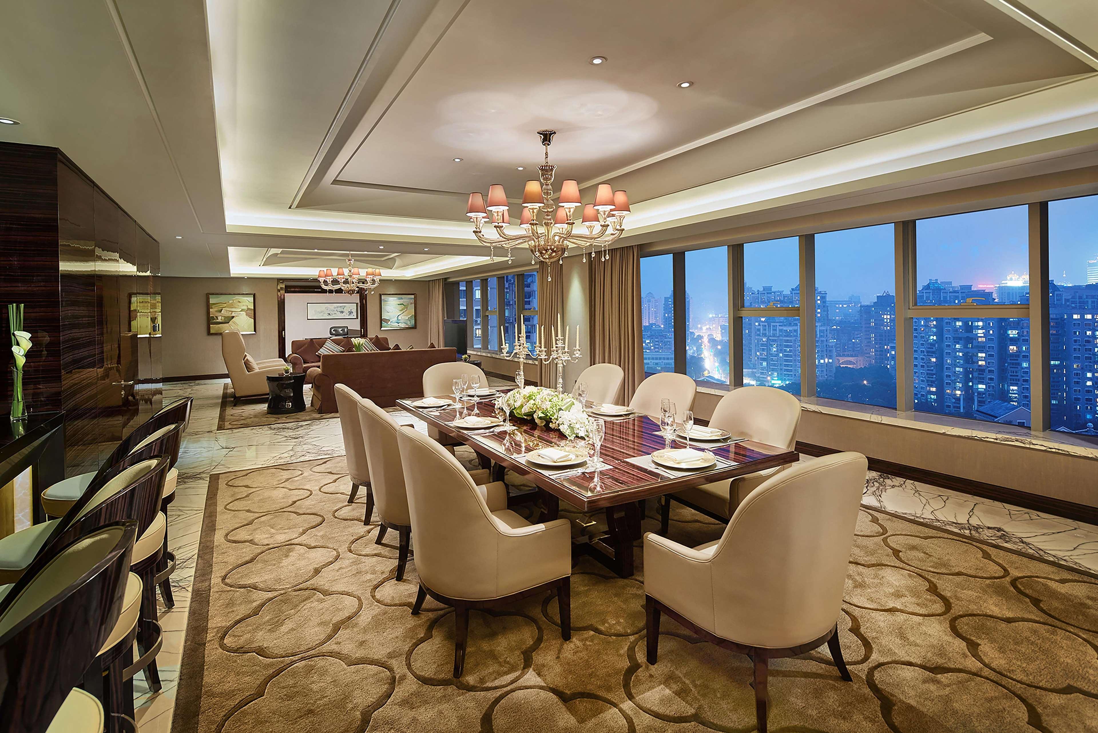Hilton Shanghai Hongqiao Exteriör bild