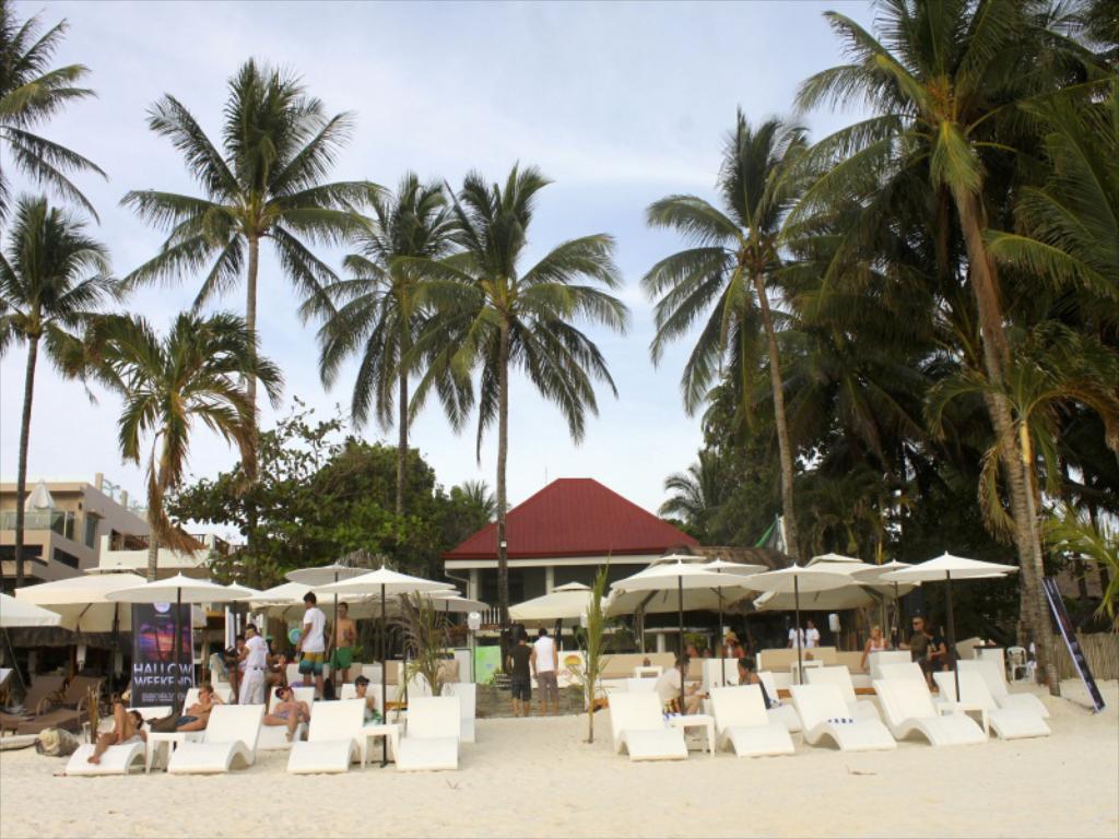 White House Beach Resort Balabag  Exteriör bild