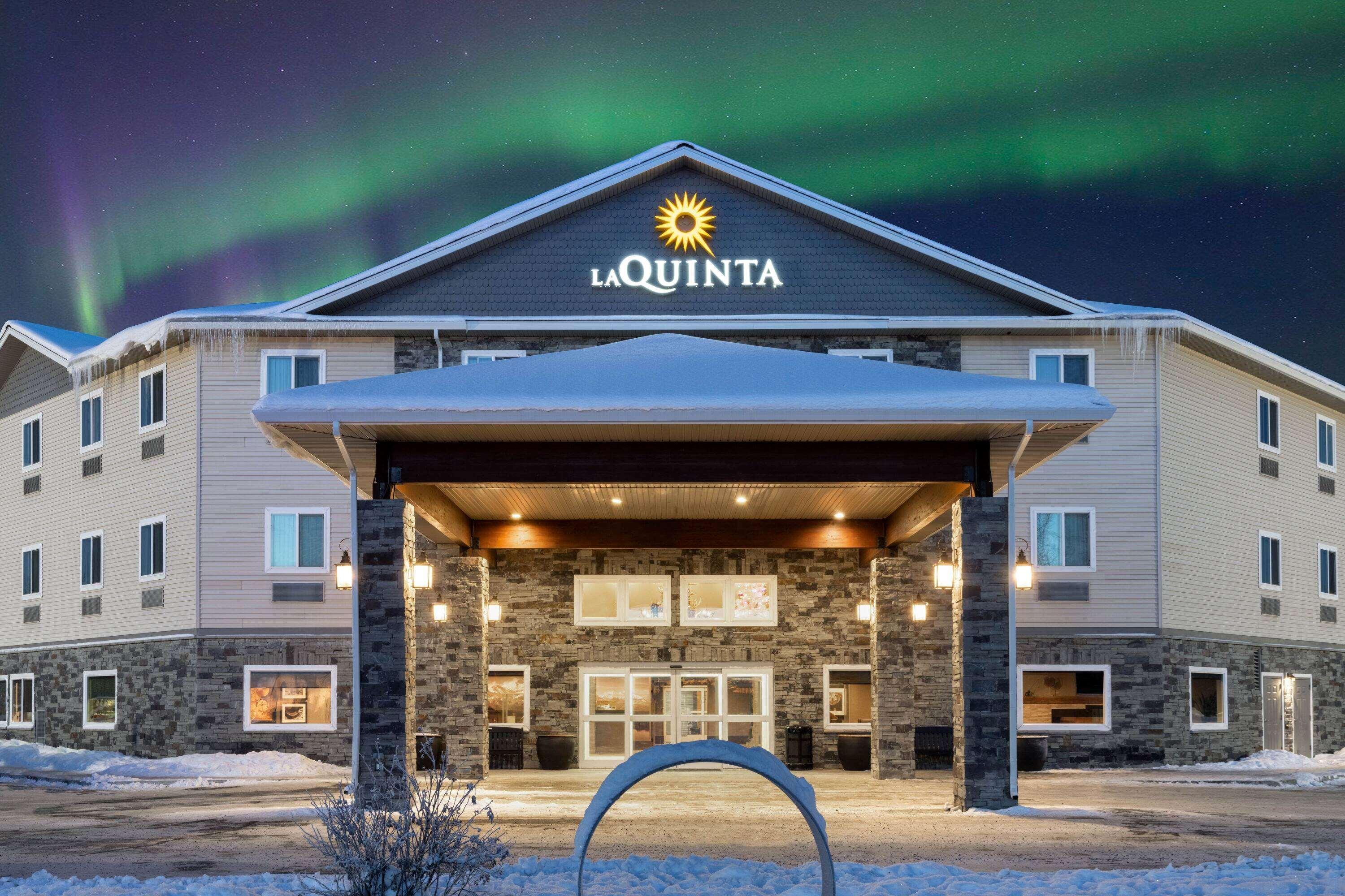 La Quinta By Wyndham Fairbanks Airport Hotell Exteriör bild