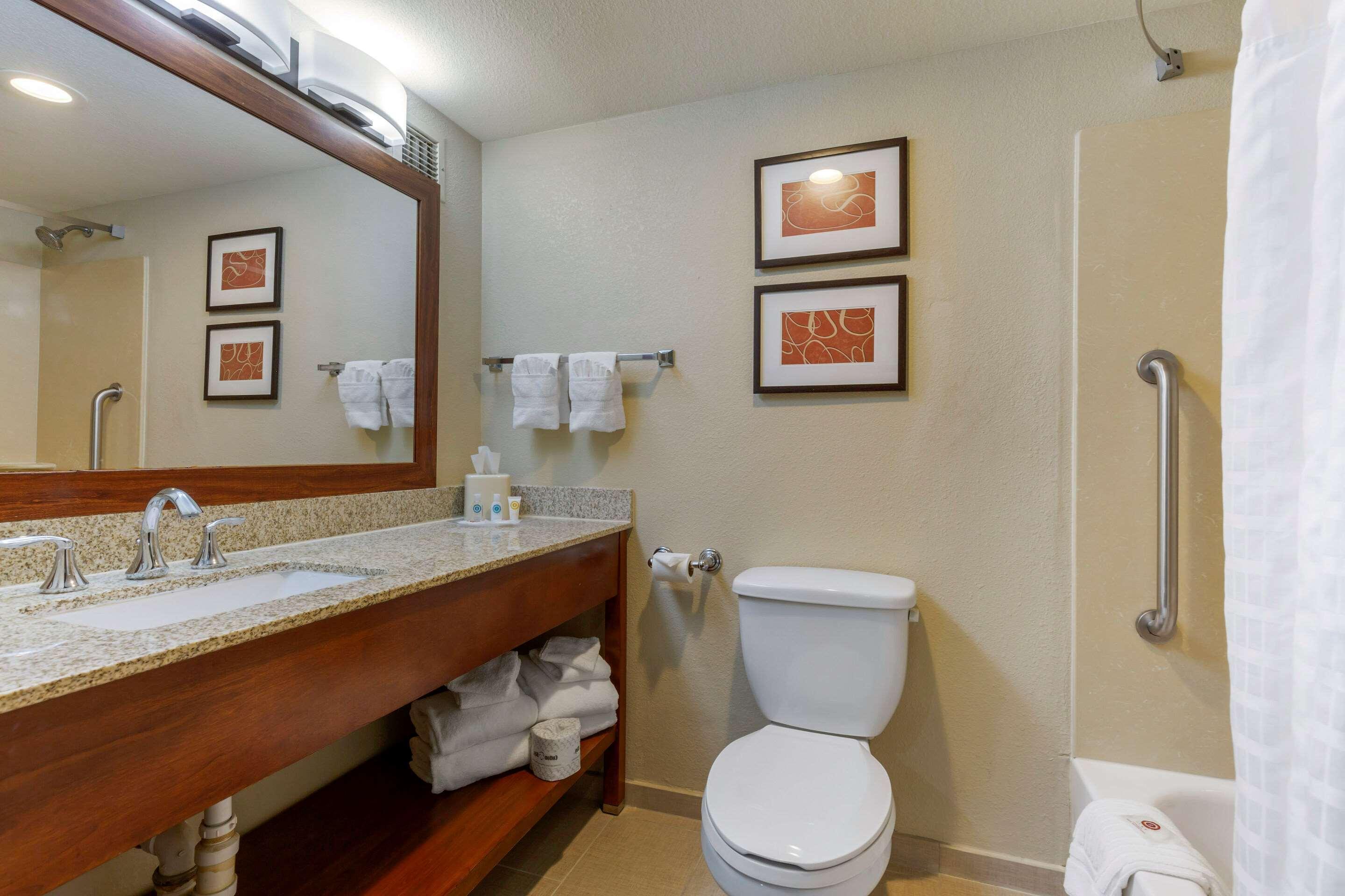 Comfort Suites Near Potomac Mills Woodbridge Exteriör bild