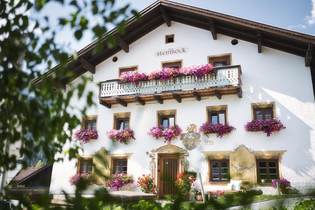 Pension Der Steinbock - Das 300 Jahre Alte Bauernhaus - Tirol Sankt Anton am Arlberg Exteriör bild