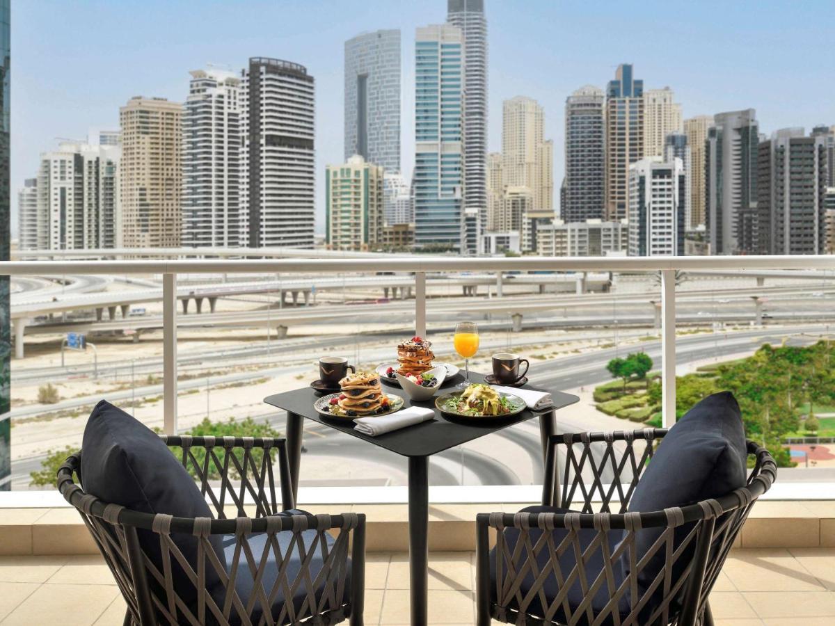 Movenpick Hotel Jumeirah Lakes Towers Dubai Exteriör bild